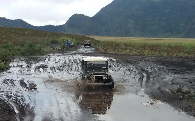 Tips Memilih Paket dan Operator Jeep Bromo Terpercaya