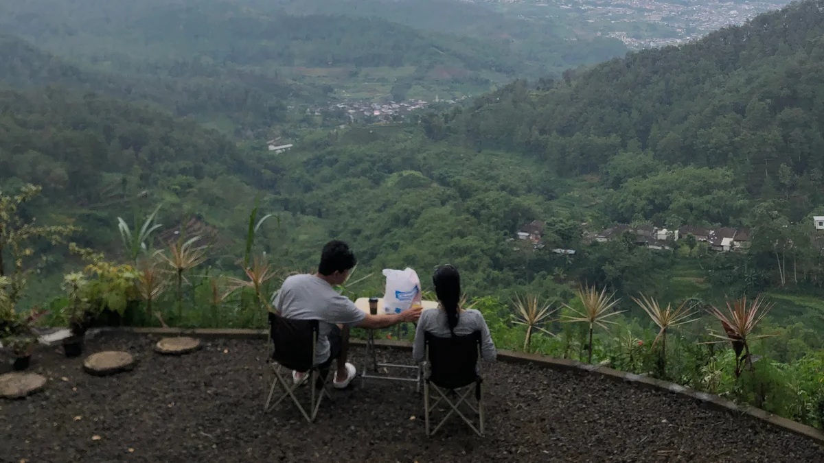 Keseruan Camping Bersama Sahabat di Batu Malang