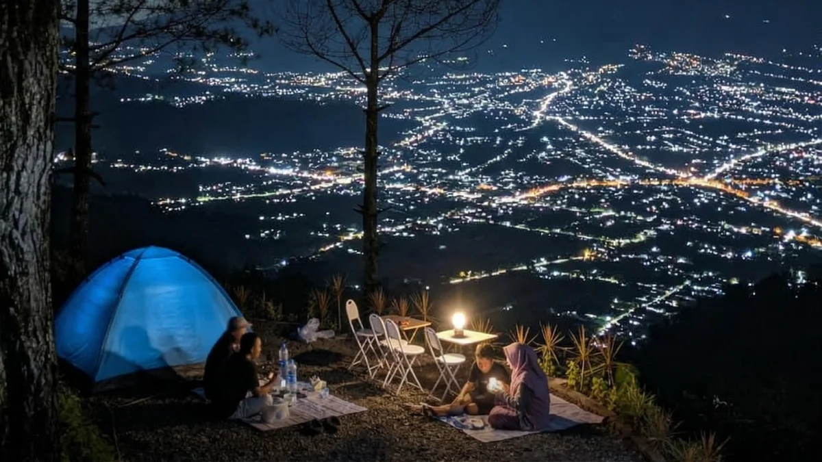 Fasilitas dan Kehangatan Api Unggun Keluarga